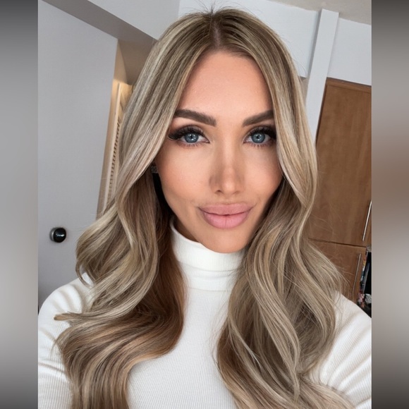 Meet your Posher, Abbey - Picture 1 of 1